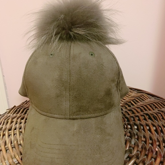 Brand new Rudsak fur hat - Picture 2 of 7